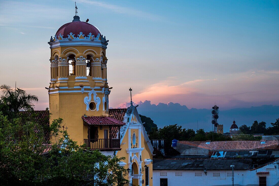 Kolumbien,Bolivar,Santa Cruz de Mompox,von der UNESCO zum Weltkulturerbe erklärt,Kirche Santa Barbara,aus dem 17.