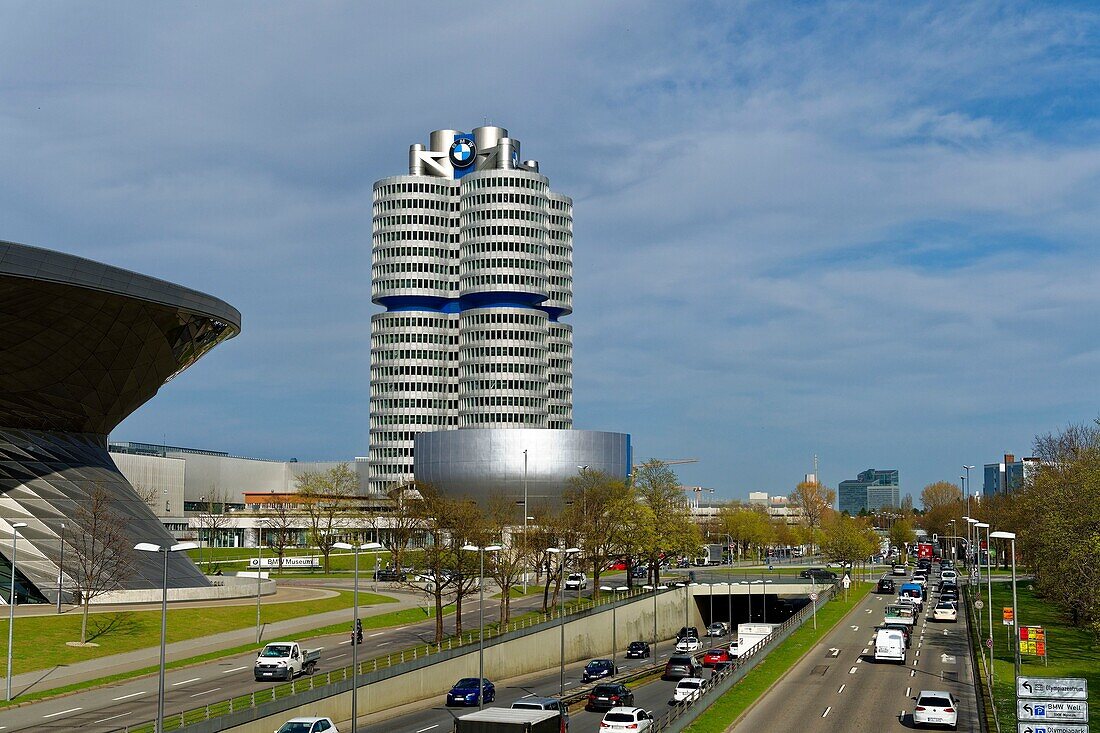 Germany, Bavaria, Munich, BMW Welt, showroom of the brand native from Munich opened in 2007, BMW Tower four-cylinder and BMW Museum, opened in 1973 and renovated in 2008