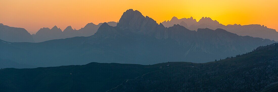 Italy, Veneto, Belluno province, Dolomites, classified as World Heritage by UNESCO, seen from Passo Giau Pass or Santa Lucia (2462 m)