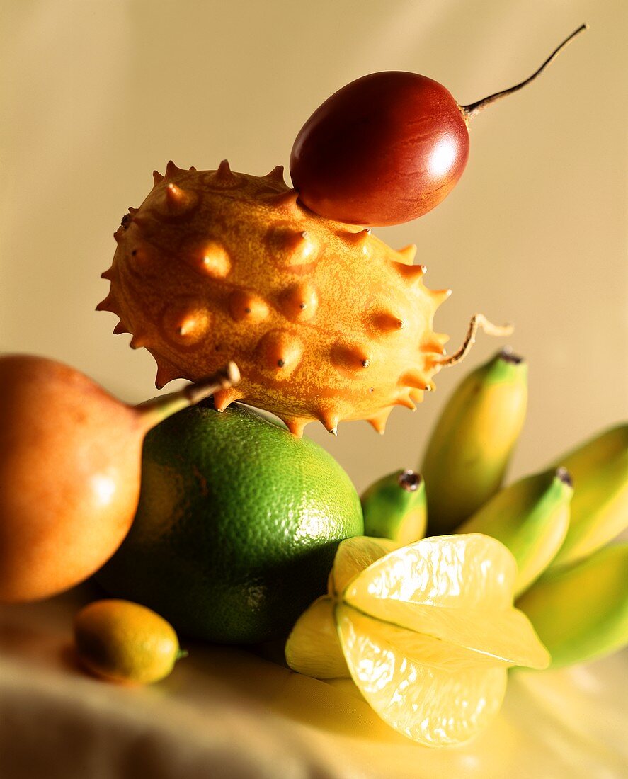 Früchte: Bananen,Karambole,Limette,Kiwano,Baumtomate etc.