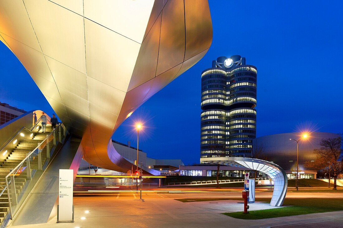 Deutschland,Bayern,München,BMW-Zentrale,BMW-Turm Vierzylinder und BMW-Museum,eröffnet 1973 und renoviert 2008