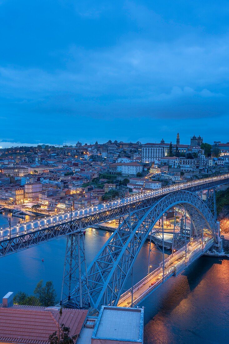 Maria Pia Bridge (Ponte de D. Maria Pia) (Ponte de Dona Maria Pia), River Douro, Vila Nova de Gaia, Porto (Oporto), Norte, Portugal, Europe