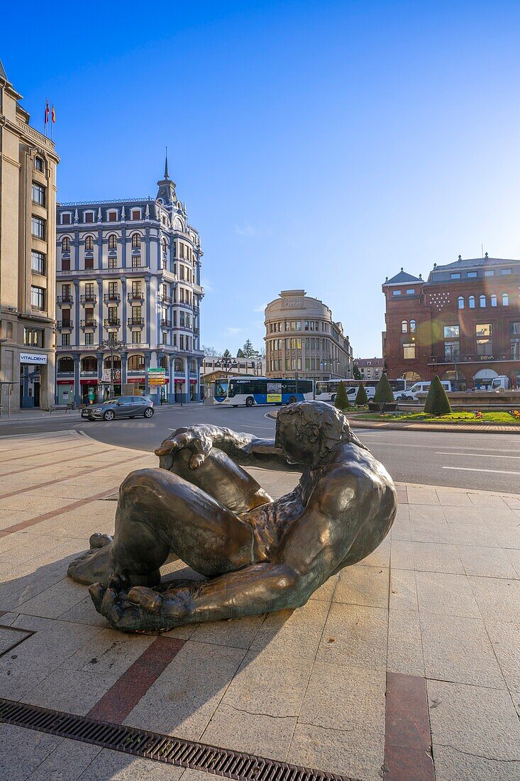 Platz Santo Domingo,La Negrilla,eine zyklopische Stadtskulptur,Leon,Kastilien und Leon,Spanien,Europa