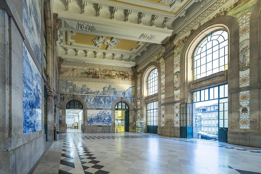 Sao Bento train station, UNESCO World Heritage Site, Porto (Oporto), Norte, Portugal, Europe