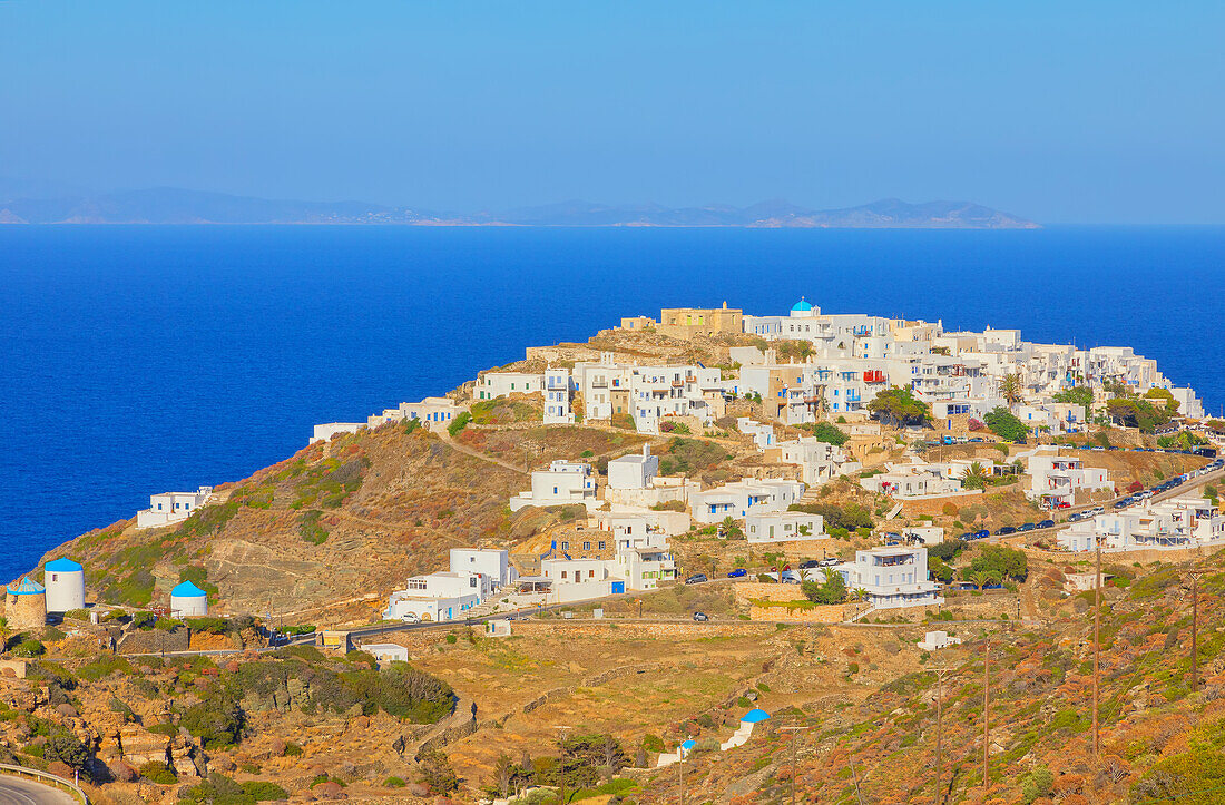 Blick über das auf einem Hügel gelegene Dorf Kastro,Kastro,Insel Sifnos,Kykladen,Griechische Inseln,Griechenland,Europa