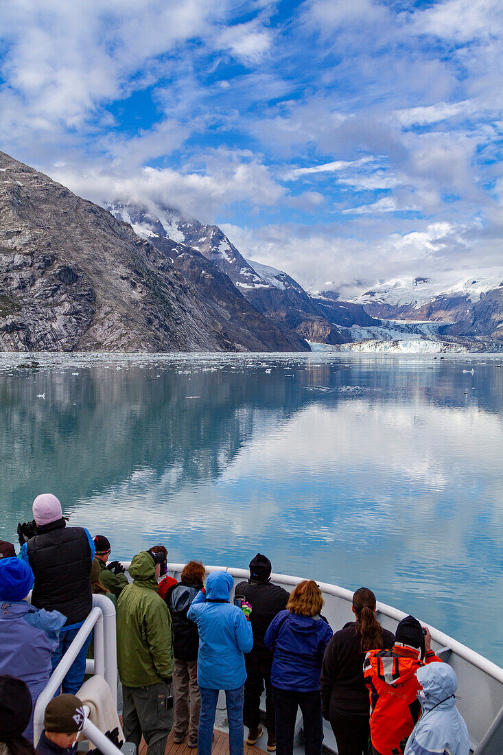 Guests from the Lindblad Expeditions ship National Geographic Sea Bird in Glacier Bay National Park, UNESCO World Heritage Site, Southeast Alaska, United States of America, North America