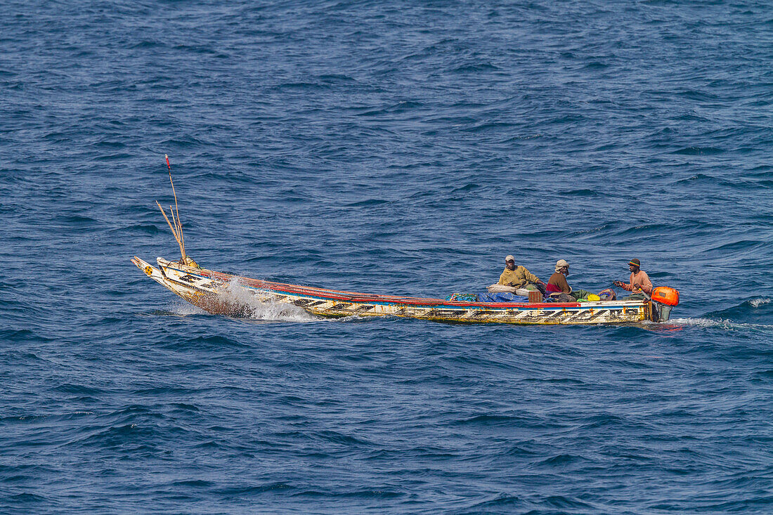 Local small Senegalese fishing boat near Ile des Oiseaux (Bird Island) in the Parc National du Delta du Saloum, UNESCO World Heritage Site, Senegal, West Africa, Africa