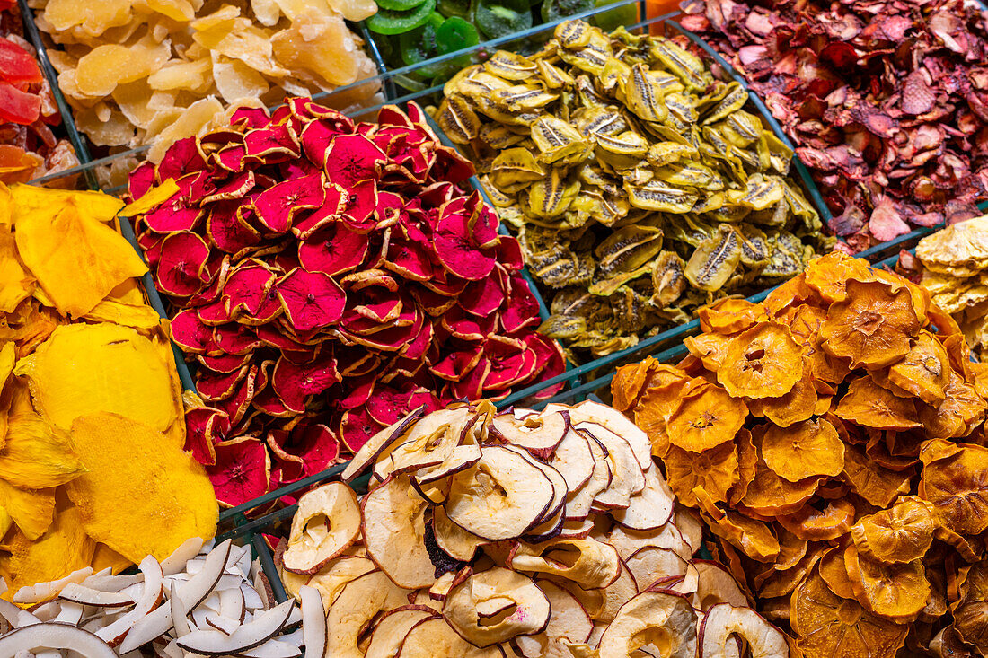 Different spices and dried fruits on display in store, Egyptian Bazaar (Spice Bazaar Market), Eminonu, Fatih District, Istanbul Province, Turkey, Europe