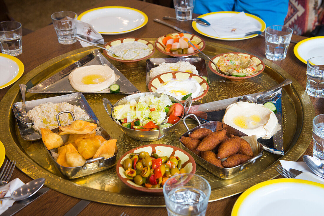 Meze im Restaurant Tawaheen El Hawa,Amman,Jordanien,Naher Osten