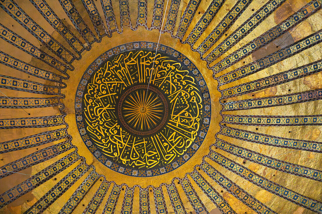 Innenraum der Hagia Sophia Moschee,Sultanahmet,UNESCO-Weltkulturerbe,Bezirk Fatih,Provinz Istanbul,Türkei,Europa