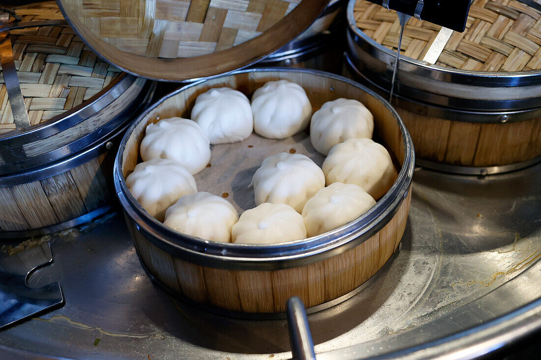 Verschiedene Dim Sum in gedämpfter Bambusschale,Ho-Chi-Minh-Stadt,Vietnam,Indochina,Südostasien,Asien,Asien