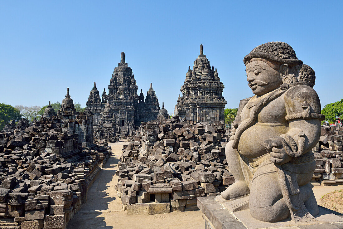 Stone gate guardian (dvarapala) of Sewu Temple Compound, 8th century Buddhist temple located at the north of Prambanan Temple Compounds, UNESCO World Heritage Site, region of Yogyakarta, Java island, Indonesia, Southeast Asia, Asia