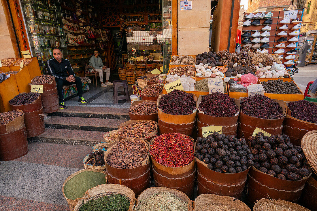 Aswan market, Aswan, Egypt, North Africa, Africa