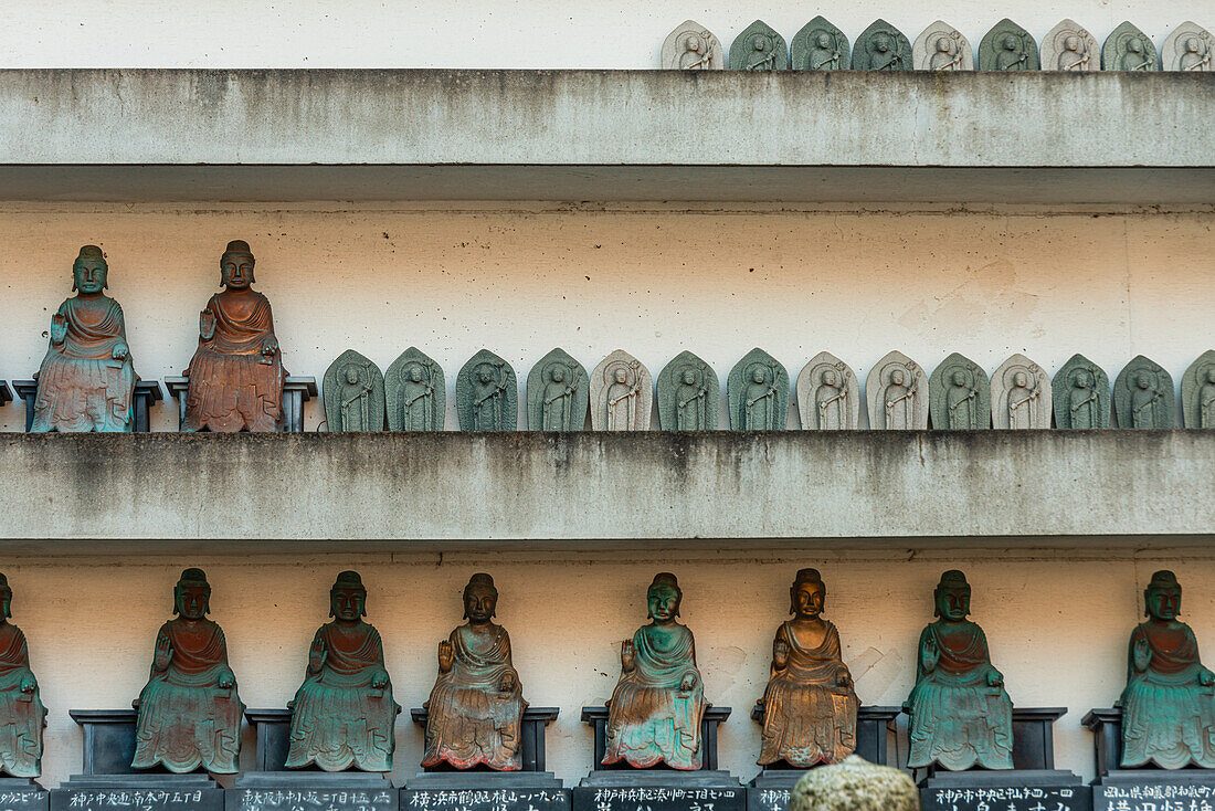 Buddha-Statuen in einem Zen-Buddhismus-Tempel in Yoshino,Nara,Honshu,Japan,Asien