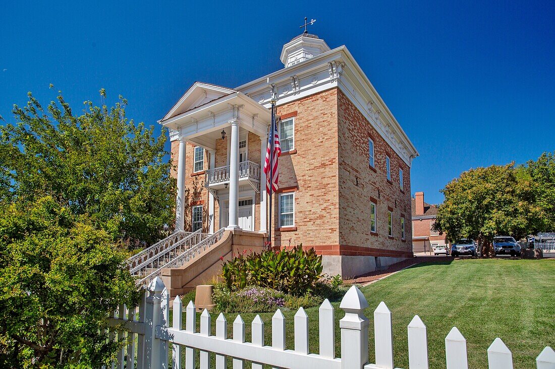 Das St. George Pioneer Courthouse,ältestes öffentliches Gebäude in Washington County,erbaut 1870 und bis 1960 als County Courthouse genutzt,St. George,Utah,Vereinigte Staaten von Amerika,Nordamerika