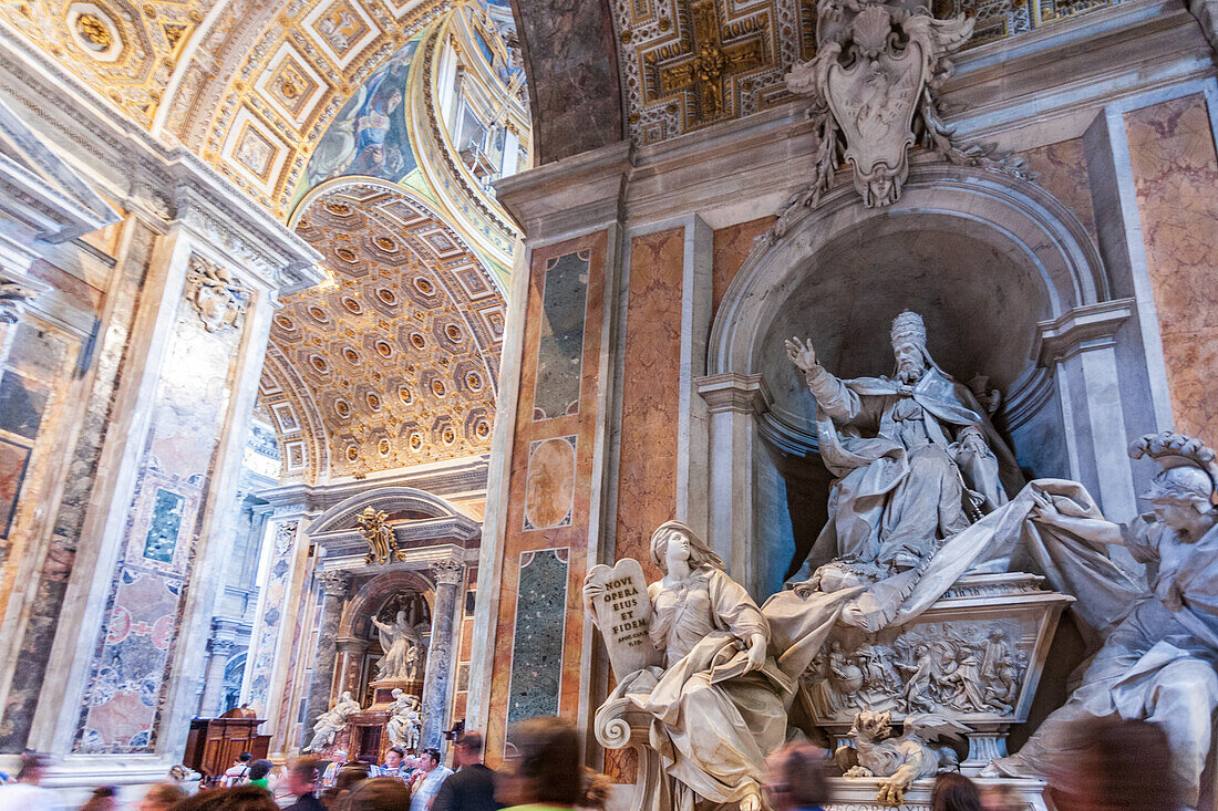 Rom,Italien,22. Juli 2017,Denkmal für Papst Gregor XIII.,Kunst von Camillo Rusconi,in Rom.