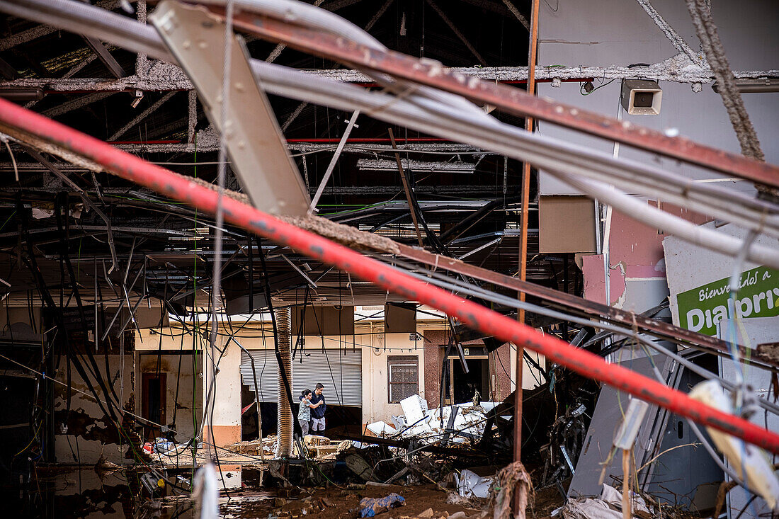 Effects of the DANA floods of October 29, 2024, in Dialprix, 19 C Antonio Machado street, Paiporta, Comunidad de Valencia, Spain