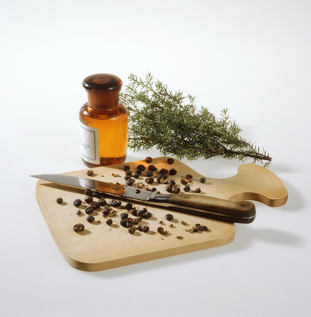 Ingredients for juniper spirit (medicinal remedy)