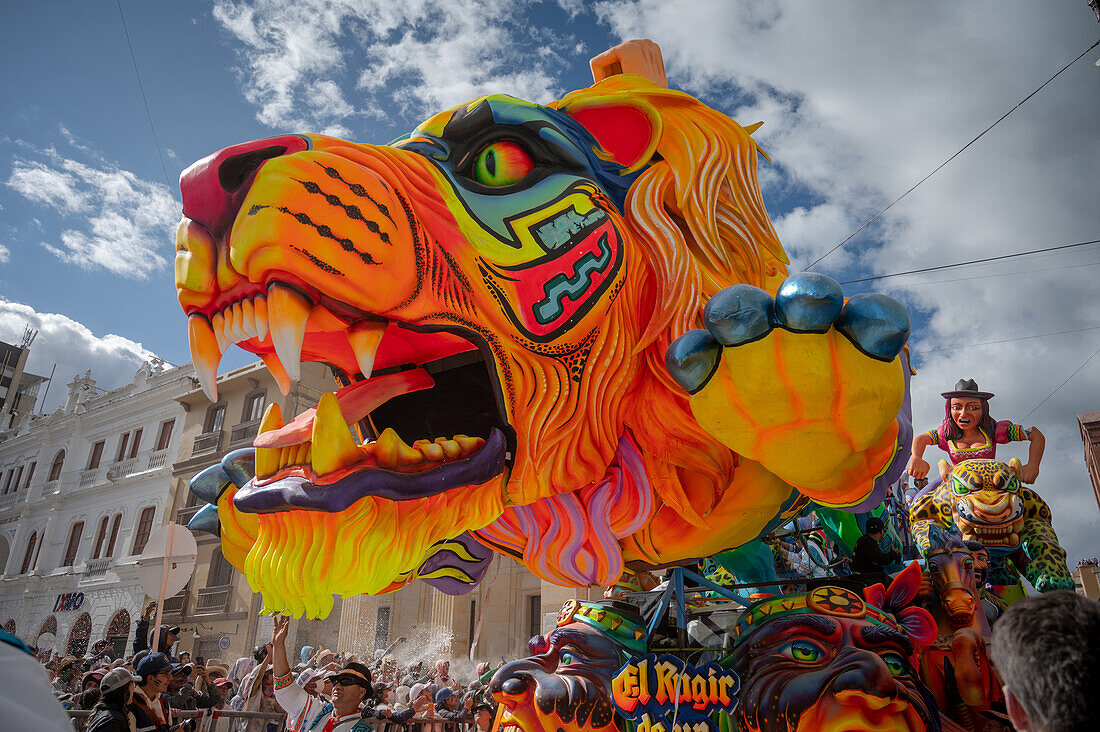 Murgas, individual costumes and majestic floats come together to provide an unforgettable spectacle at the Grand Parade of the Black and White Carnival, held on January 6 in Pasto, Nariño, Colombia.