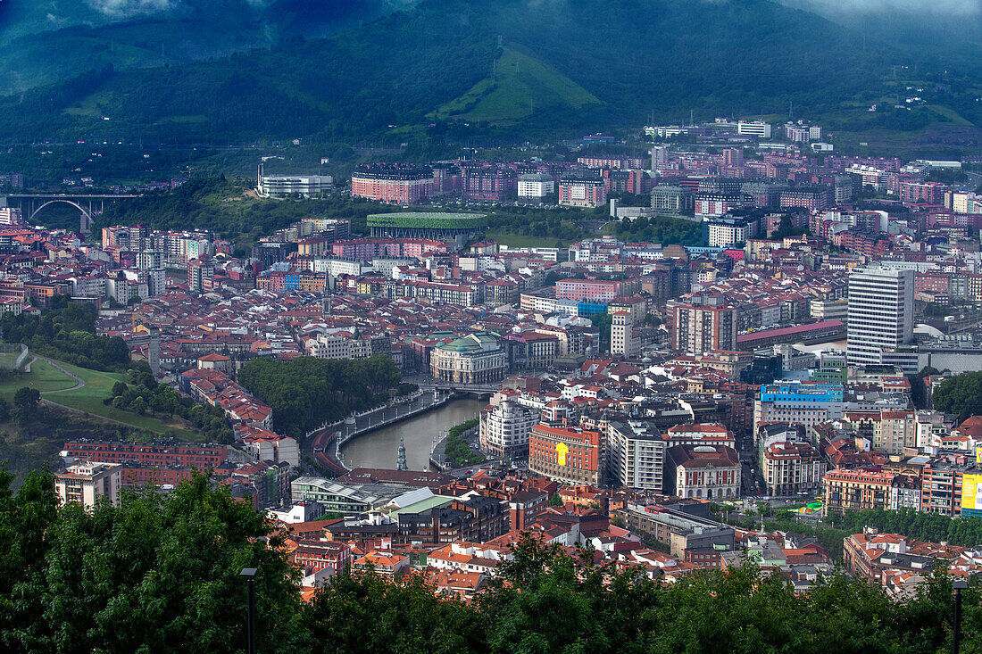 Blick auf Bilbao von der Seilbahn Funicular de Artxanda, Bilbao, Biskaya, Baskenland, Euskadi, Euskal Herria, Spanien