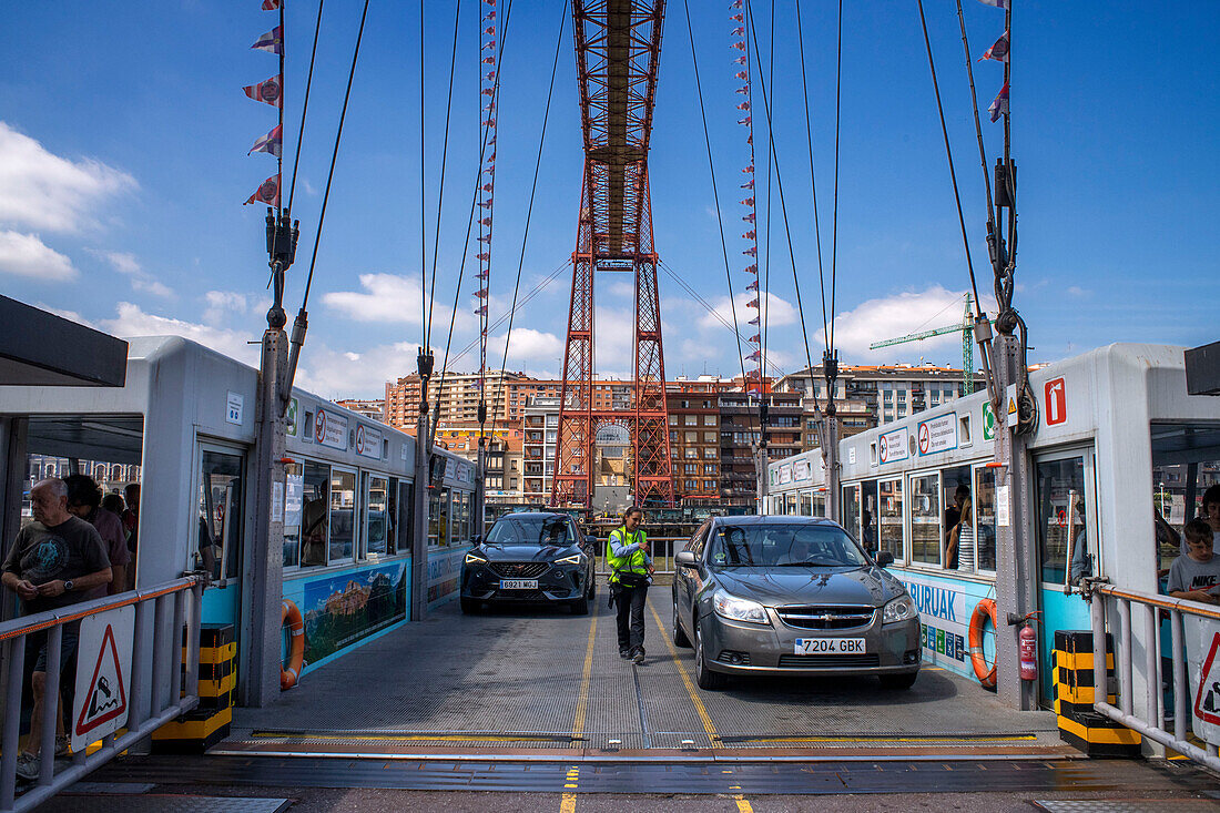 Vizcaya-Brücke, eine Transportbrücke, die die Städte Portugalete und Getxo verbindet, Provinz Bilbao, Baskenland, Euskadi, Spanien.