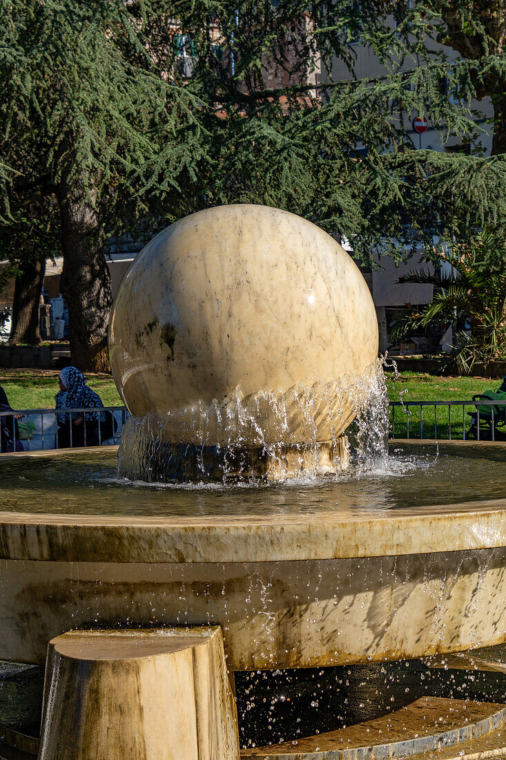 Floating Stone Fountain or Fontana la PietrGalleggiante by Kenneth Davis in the Piazza Gramsci in Carrara, Italy.