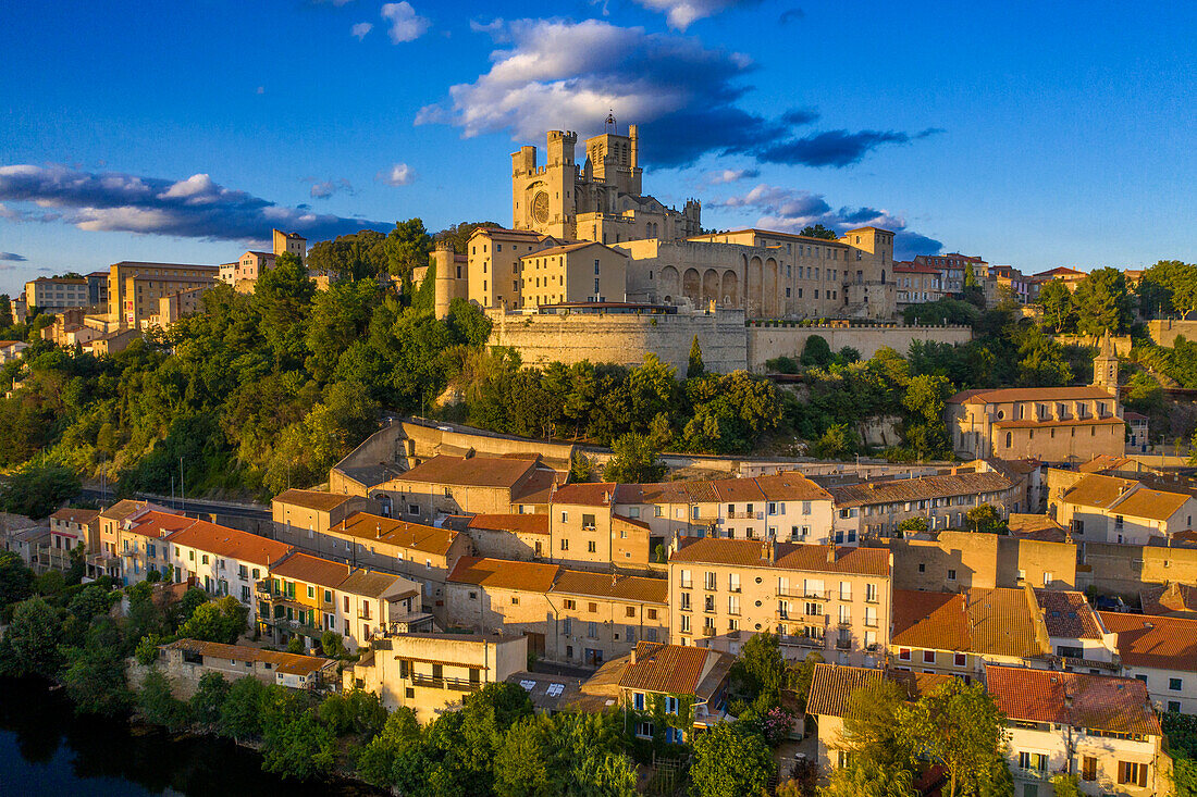 Aerial view of Saint Nazaire Cathedral, Pont Vieux, Beziers, Languedoc, France, Languedoc Roussillon