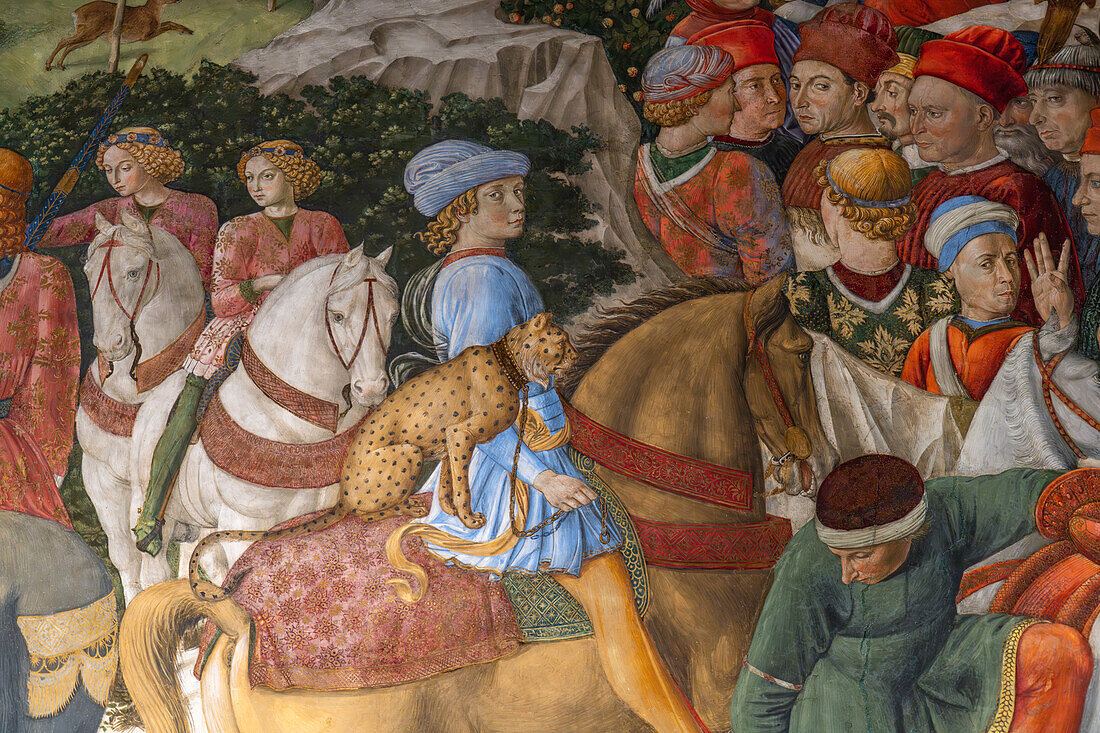 Fresko der Reise der Heiligen Drei Könige nach Bethlehem in der Kapelle der Heiligen Drei Könige im Palazzo Medici Riccardi in Florenz, Italien. Auf dem Gemälde sind Mitglieder der Familie de' Medici abgebildet.