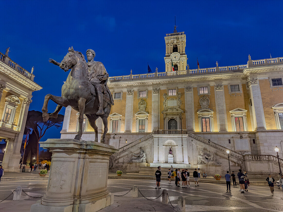 Statue des Marcus Aurelius vor dem Palazzo Senatorio, Piazza del Campidoglio, Rom, Italien.