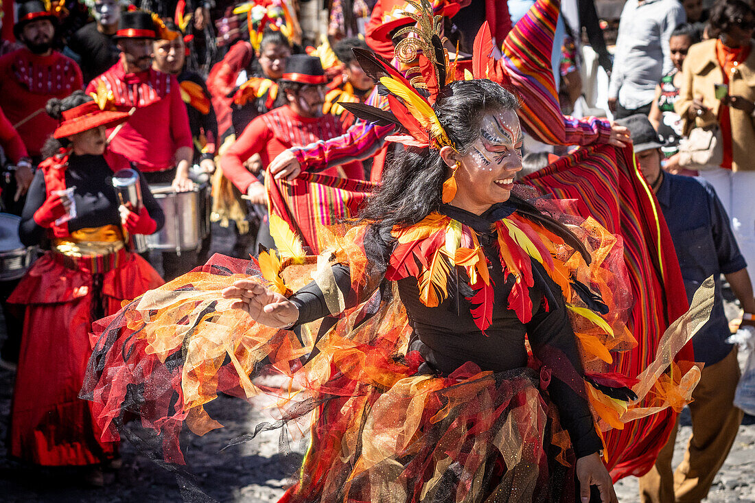 Fest der Verbrennung des Teufels - La Quema del Diablo - in Antigua, Guatemala