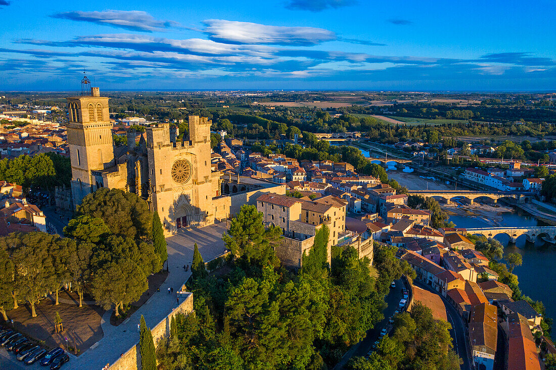 Aerial view of Saint Nazaire Cathedral, Pont Vieux, Beziers, Languedoc, France, Languedoc Roussillon