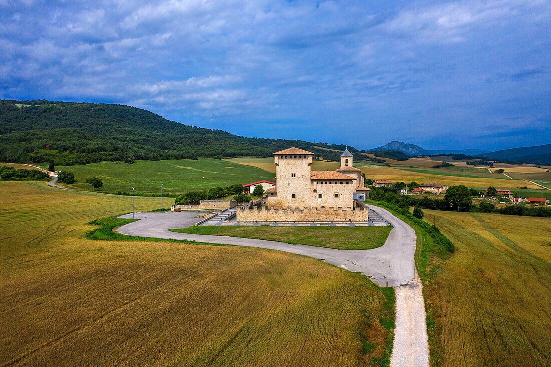 Turmpalast der Varona, torre de los Varona, 14-15. Jahrhundert Ziviles Kulturerbe, spanisches Kulturgut, Villanañe, Álava, Araba, Euskadi, Spanien