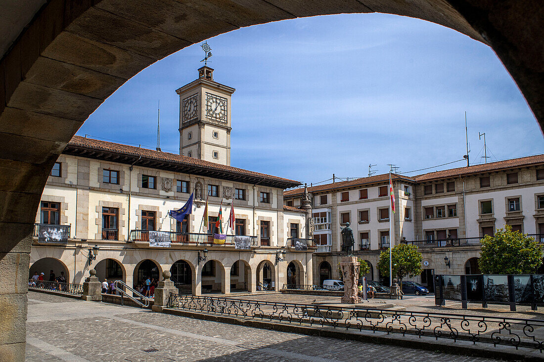 Altstadt von Guernica. Guernica wurde von der deutschen Luftwaffe bombardiert. Der Angriff inspirierte Pablo Picasso zu seinem Gemälde Guernica, das seine Empörung über den Angriff zum Ausdruck bringt, Gernika Lumo, Provinz Biskaya, Pais Vasco, Baskenland, Spanien