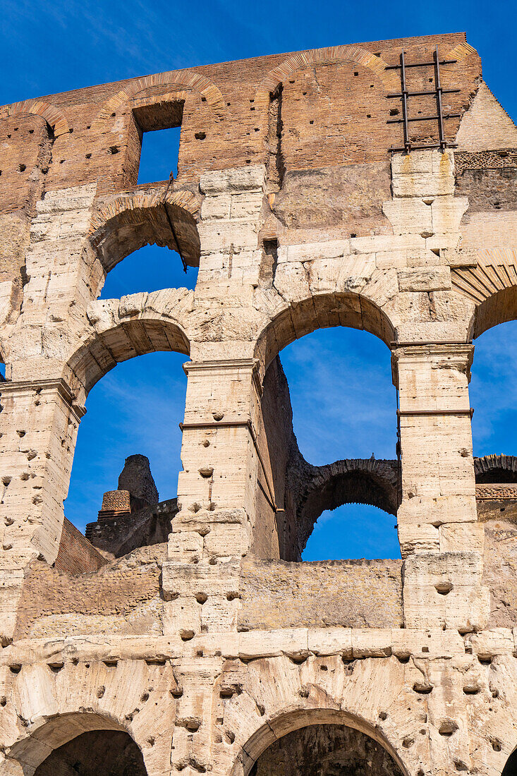 Das antike römische Kolosseum oder flavische Amphitheater in Rom, Italien.