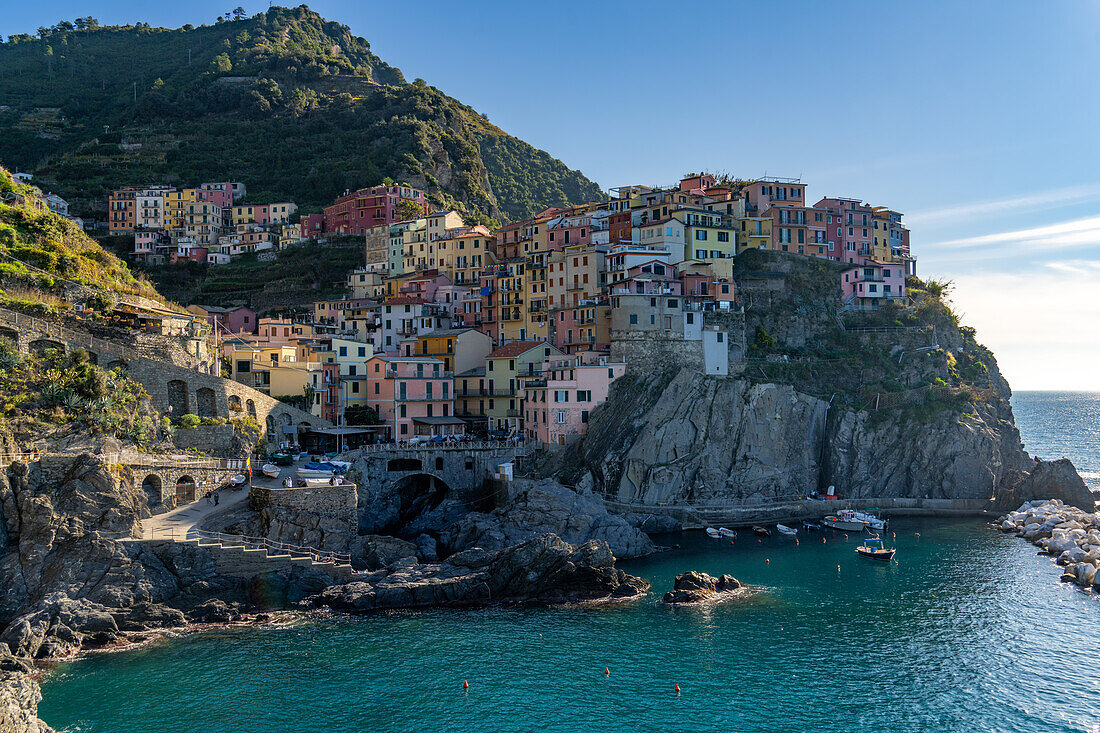 Malerisches Küstenstädtchen Manarola, eine der Cinque Terre in Italien.