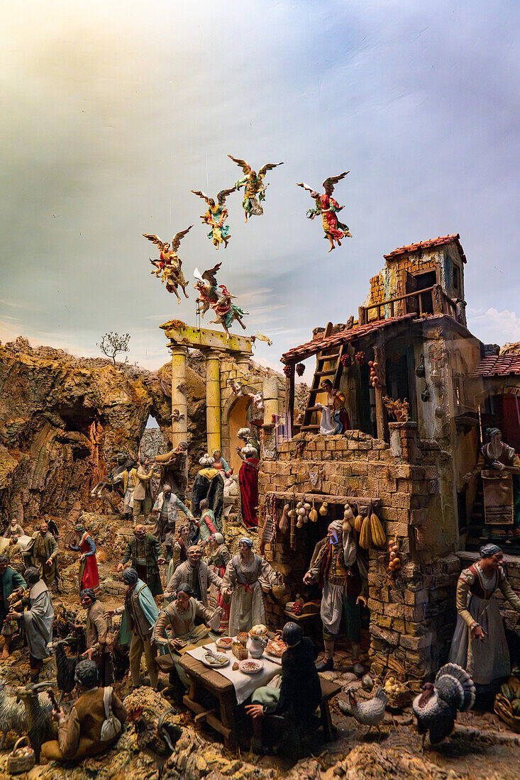 Eine Presepe oder neapolitanische Krippe in der Kathedrale der Heiligen Phililp und Jakobus in Sorrento, Italien.