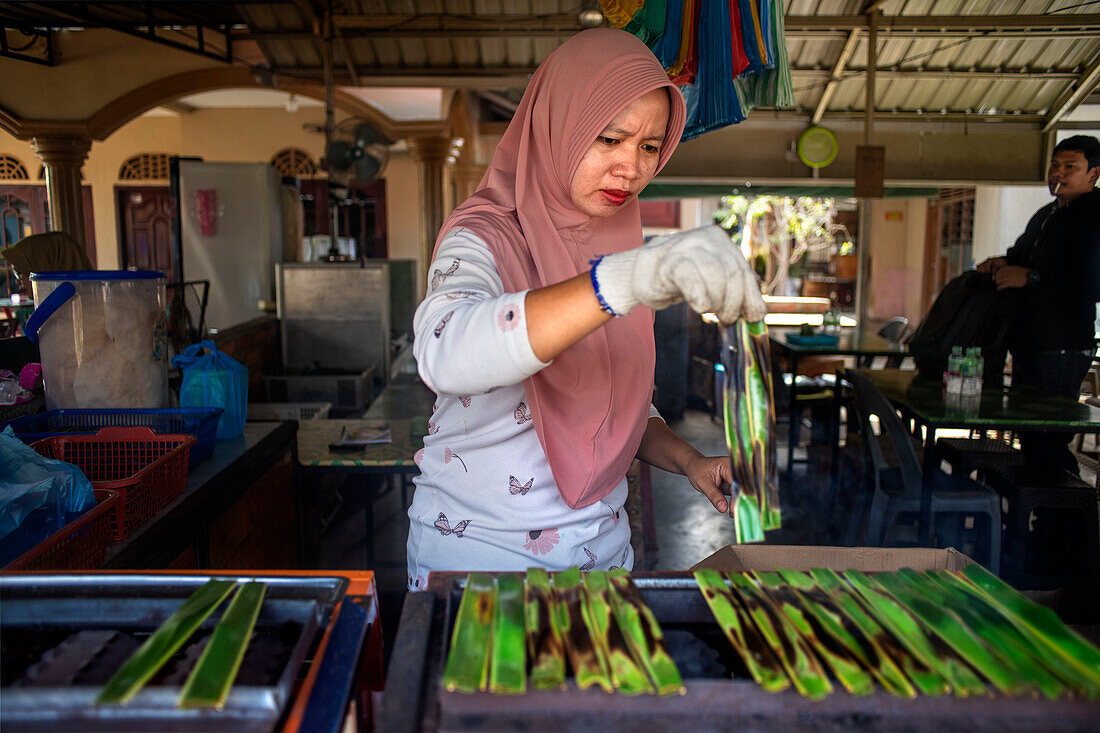 kedai kopi jembatan kijang, Otak Otak Street Stalls, local food, Bintan island, Riau islands, Indonesia.