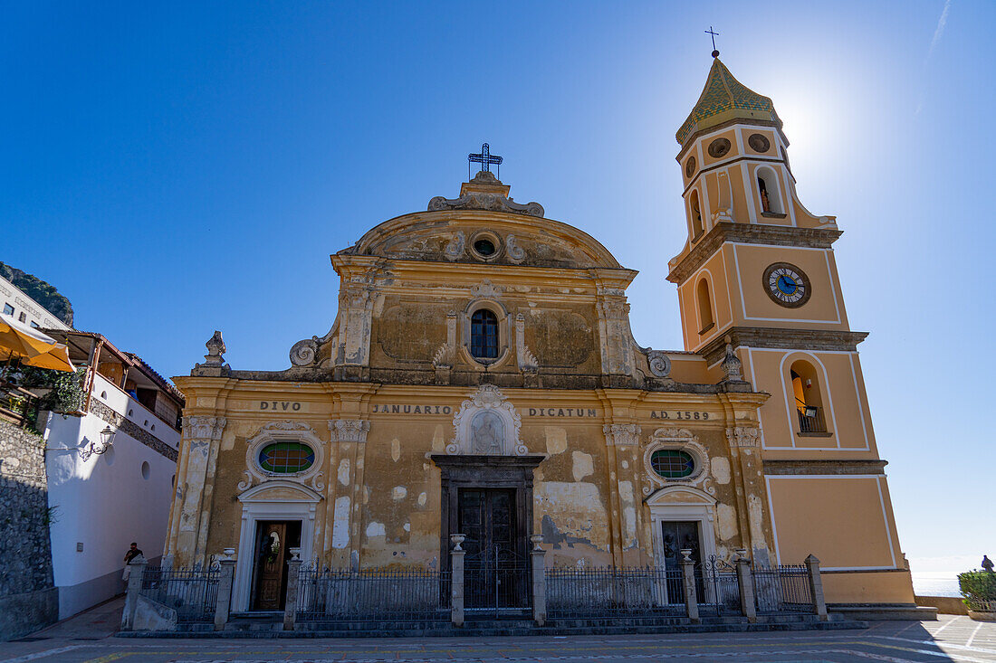 Die Kirche von San Gennaro an der Amalfiküste in Vettica Maggiore, Praiano, Italien.