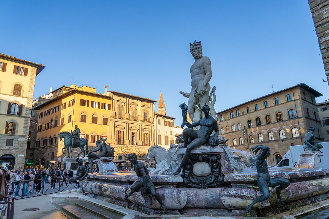 Der Neptunbrunnen von Ammannati auf der Piazza della Signoria in Florenz, Italien.