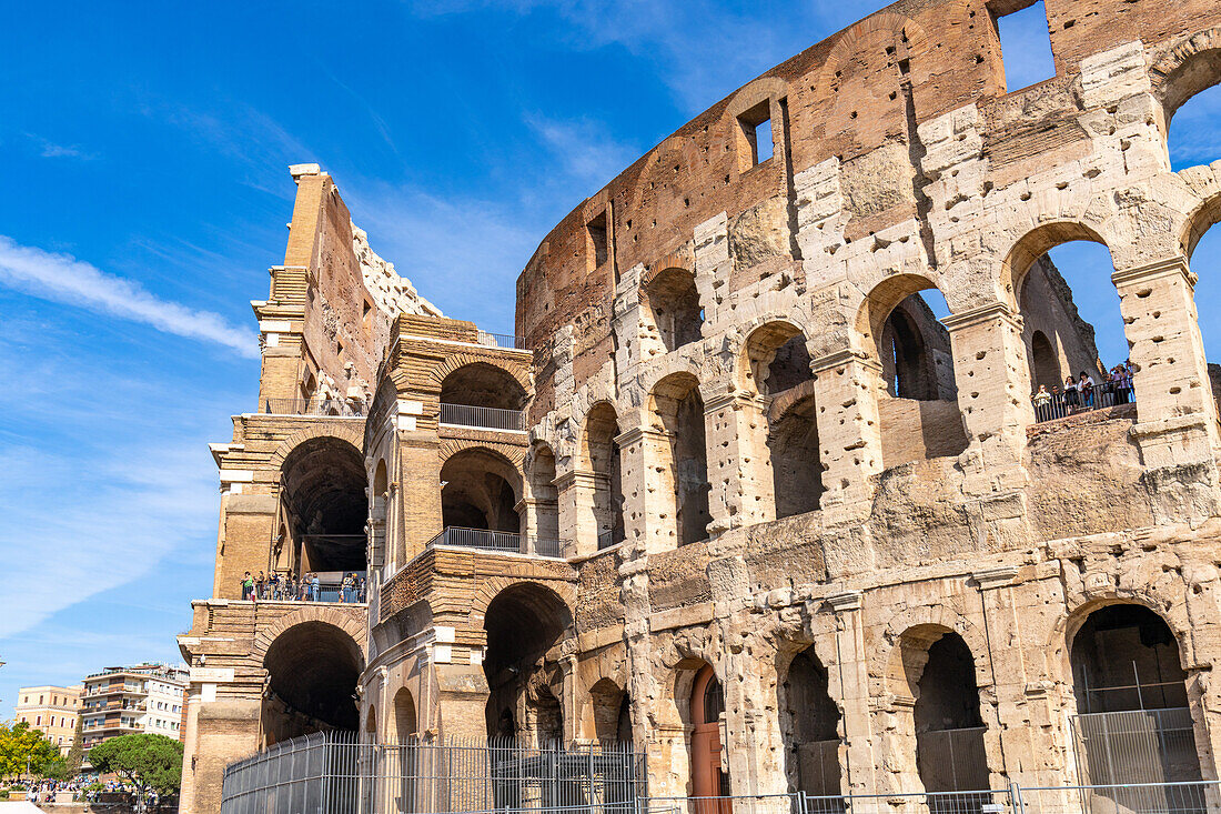 Das antike römische Kolosseum oder flavische Amphitheater in Rom, Italien.