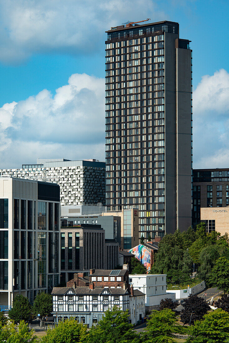 St. Pauls Tower, new apartment block towering over city centre, Heart of the City Quarter, Sheffield, Yorkshire, England