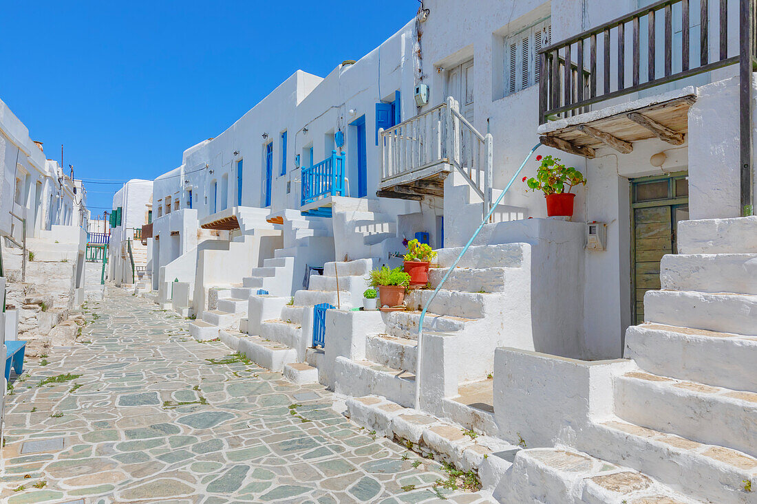 Blick auf Kastro, Chora Dorf älteste Siedlung, Chora, Folegandros Insel, Kykladen Inseln, Griechische Inseln, Griechenland, Europa