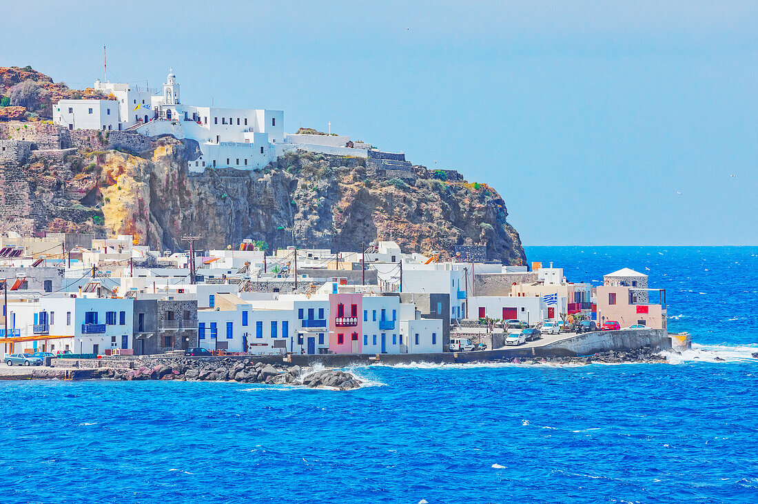 Blick auf die Stadt Mandraki, Mandraki, Insel Nisyros, Dodekanes-Inseln, Griechische Inseln, Griechenland, Europa