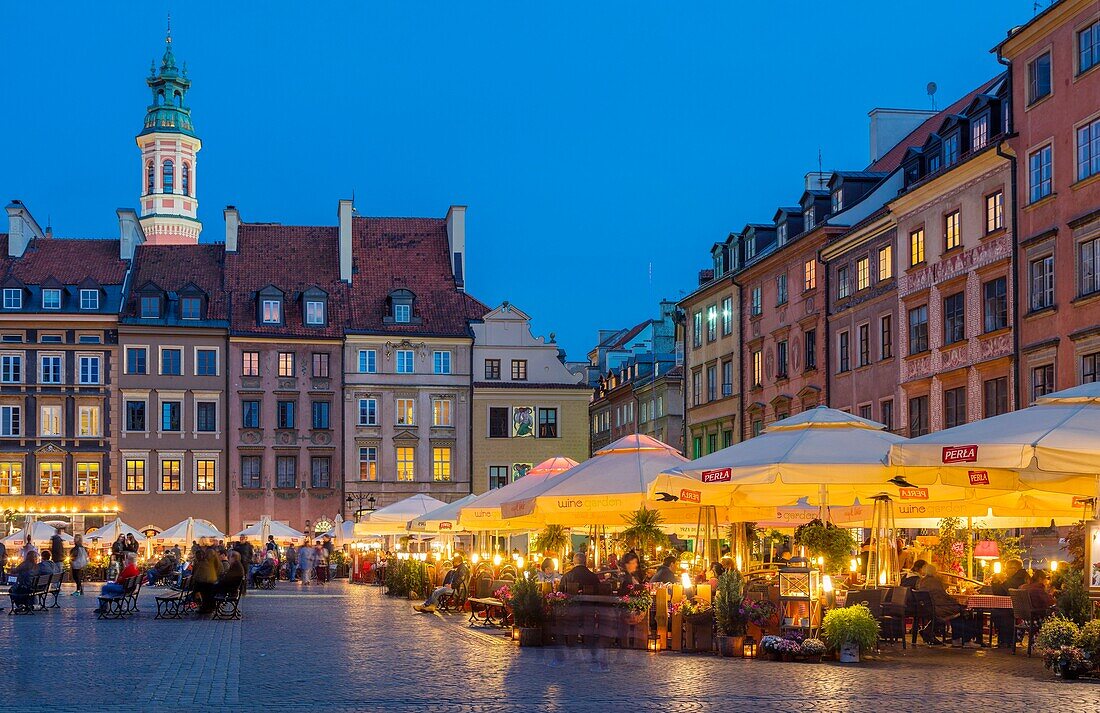 Rynek (Old Market Place), UNESCO World Heritage Site, Warsaw, Poland, Europe