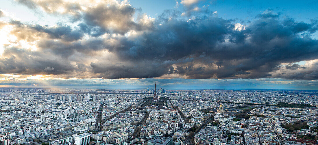 Luftaufnahme von Paris mit Eiffelturm, Paris, Frankreich