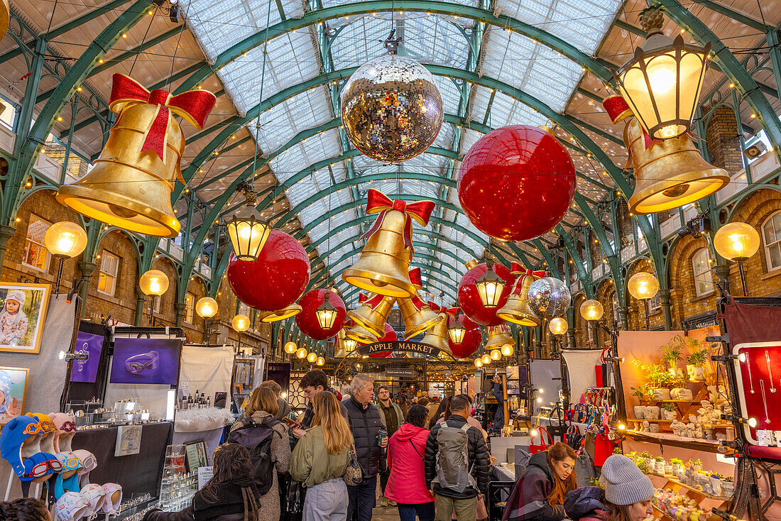 Weihnachtsdekoration in Covent Garden, London, England, Vereinigtes Königreich