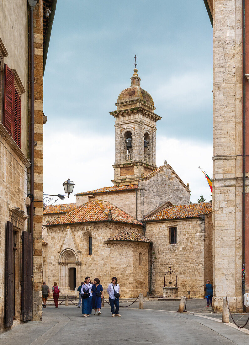 Romanische Stiftskirche von San Quirico (12. Jahrhundert), San Quirico d'Orcia, UNESCO, Toskana, Italien