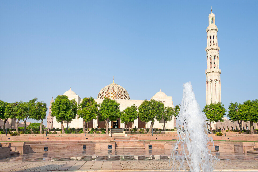 Sultan Qaboos Grand Mosque, Muscat, Sultanate of Oman, Arabian Peninsula