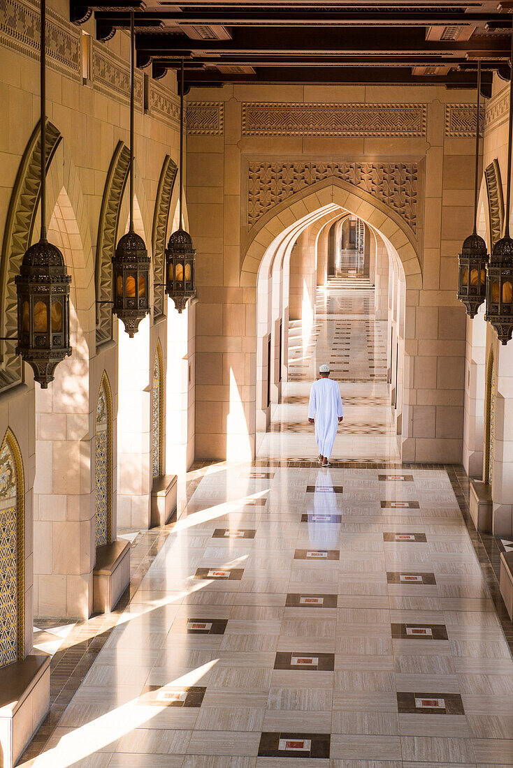 Sultan Qaboos Grand Mosque, Muscat, Sultanate of Oman, Arabian Peninsula