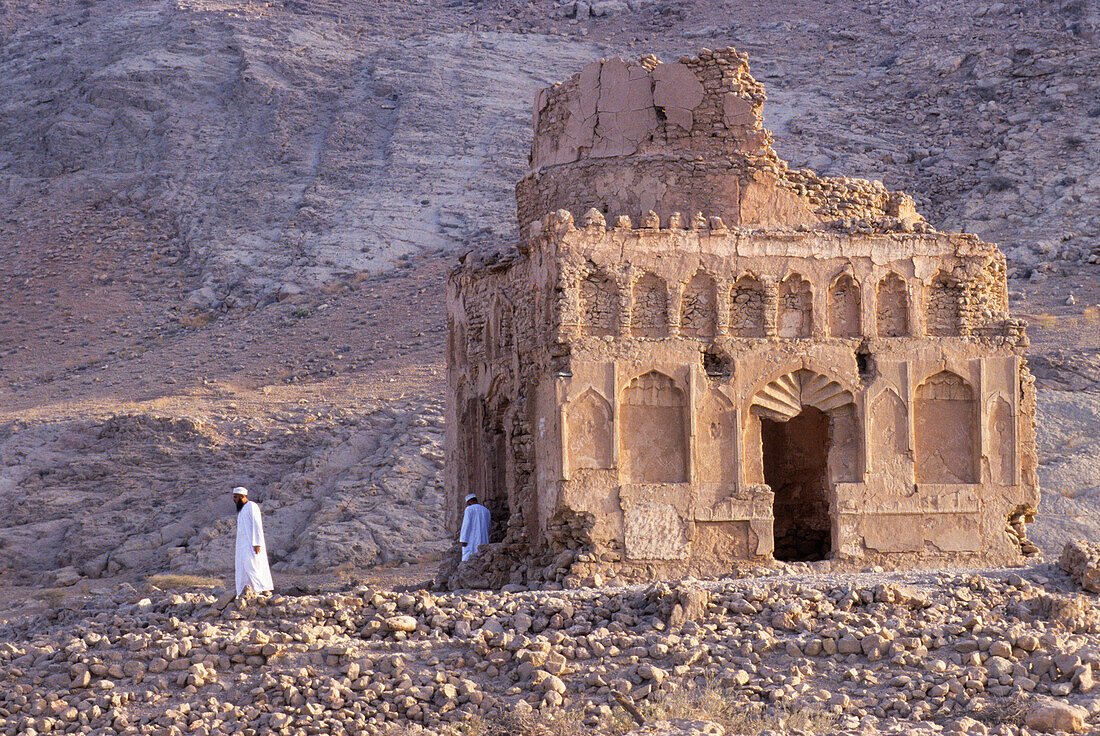 Bibi Maryam Mausoleum at Qalhat, Sultanate of Oman, Arabian Peninsula